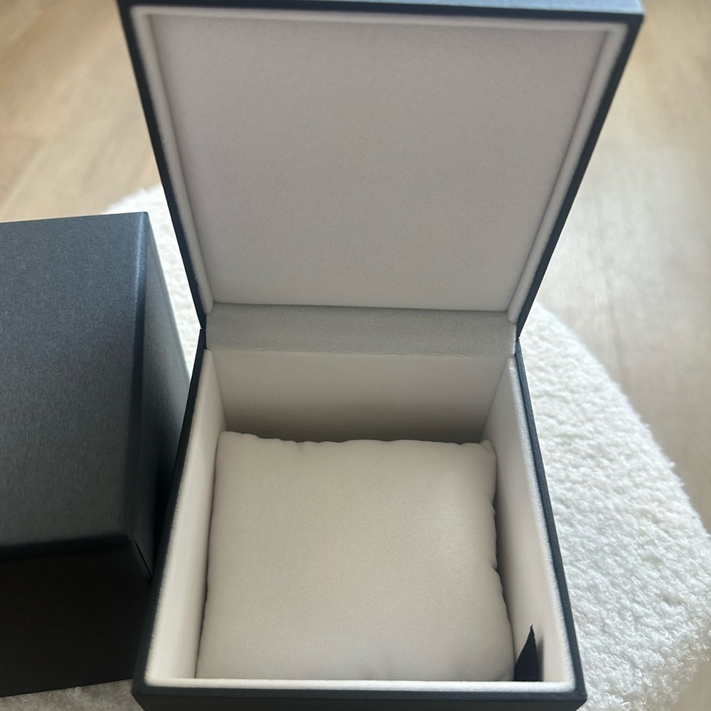 Gucci Watch Box - Picture 2 of 4